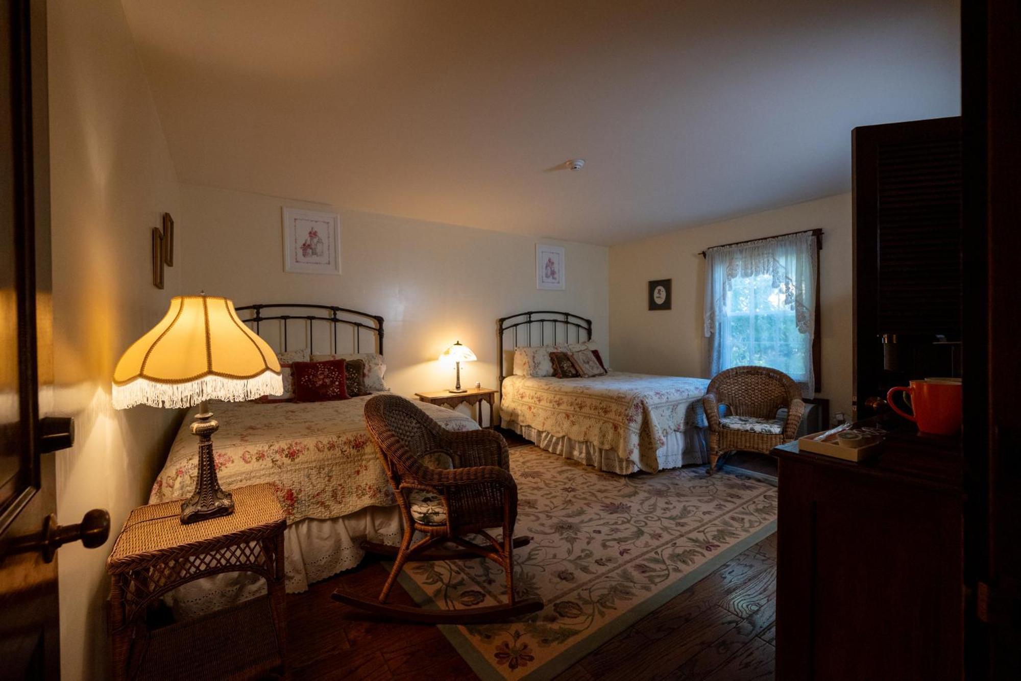 La Perla Restaurant & Country Inn Averill Park Luaran gambar